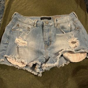 Aeropostale High Waisted Short w/ Pink & White Pockets